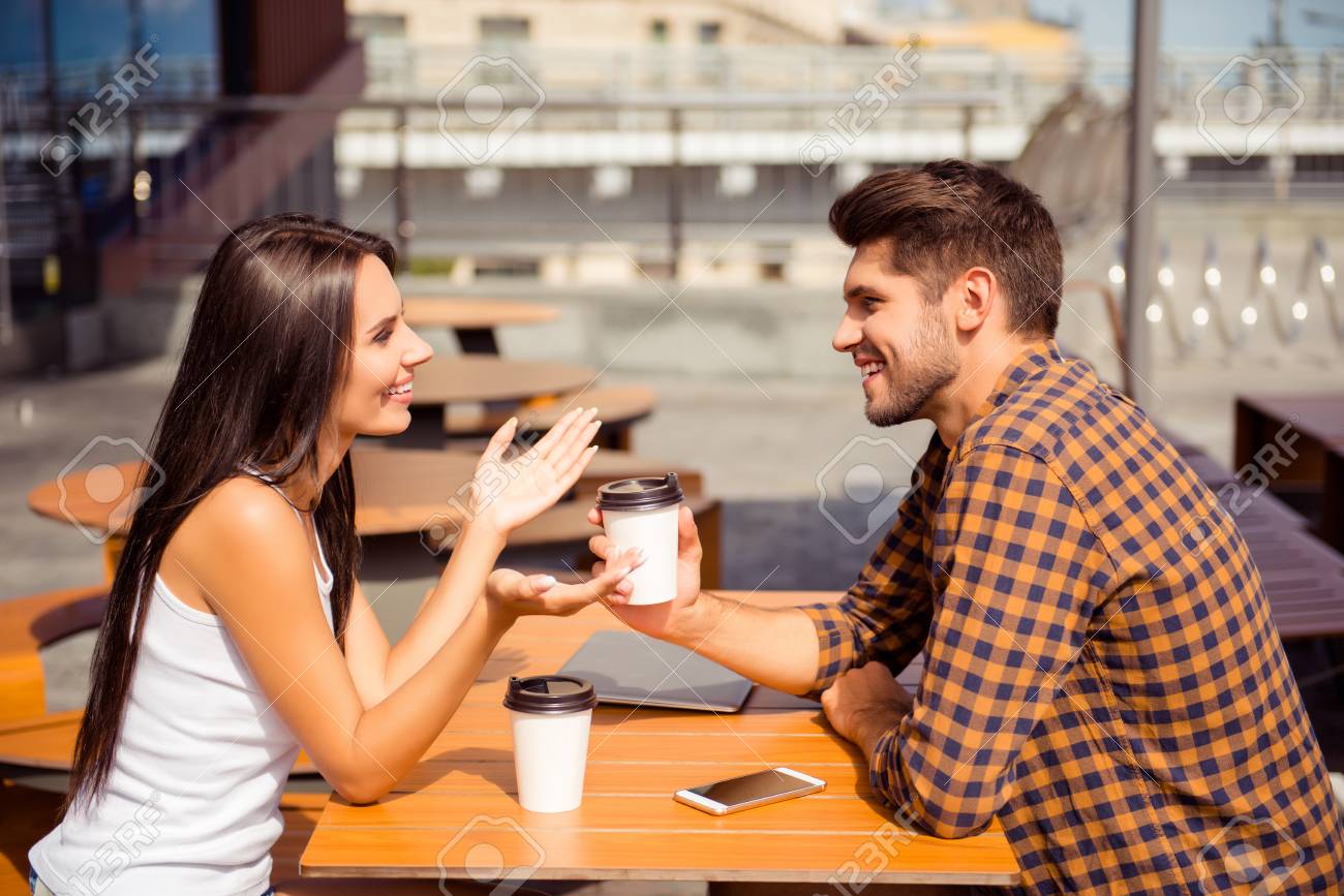Casal se encontrando apĂłs Spot Match