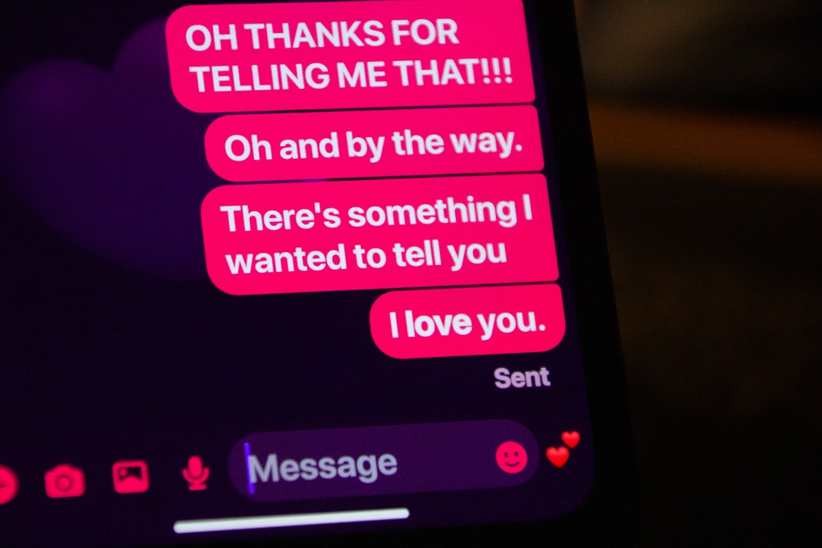 Como puxar assunto em apps de relacionamento: 15 primeiras mensagens que realmente funcionam